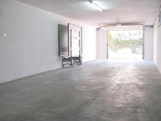 Cochera del chalet sito en C/ Vicente Cervantes nº1 de Zafra - PROHERGON