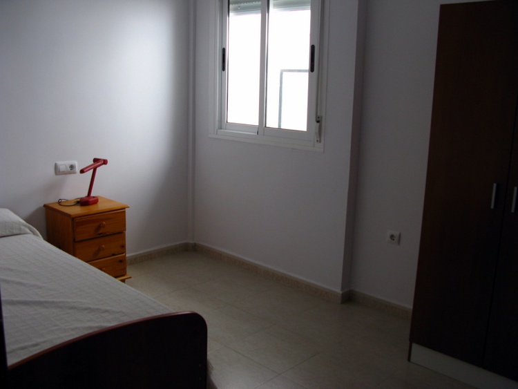Habitación-2 del piso 1ºB sito en Ctra. Vieja de la Puebla nº34 - PROHERGON